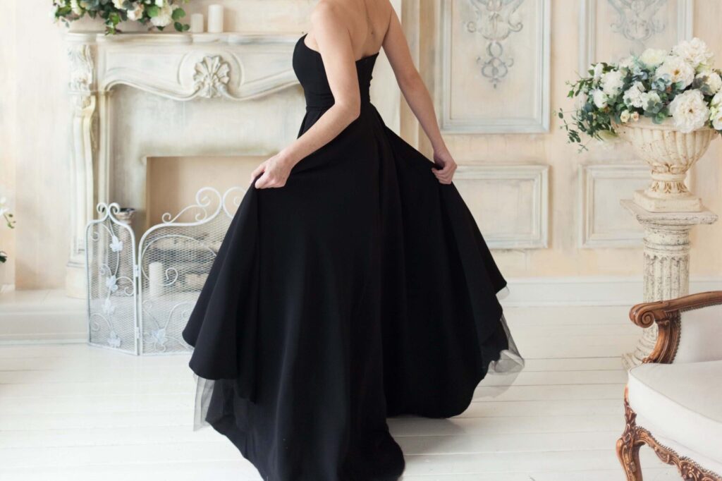 Halloween Wedding Ideas adventuregirl.com
