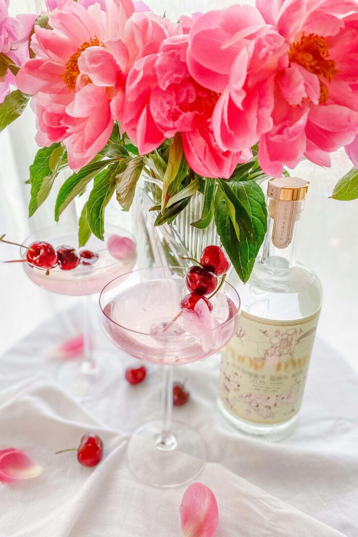 Blossoming Elegance: Crafting the Perfect Rose Blush Fizz Cocktail