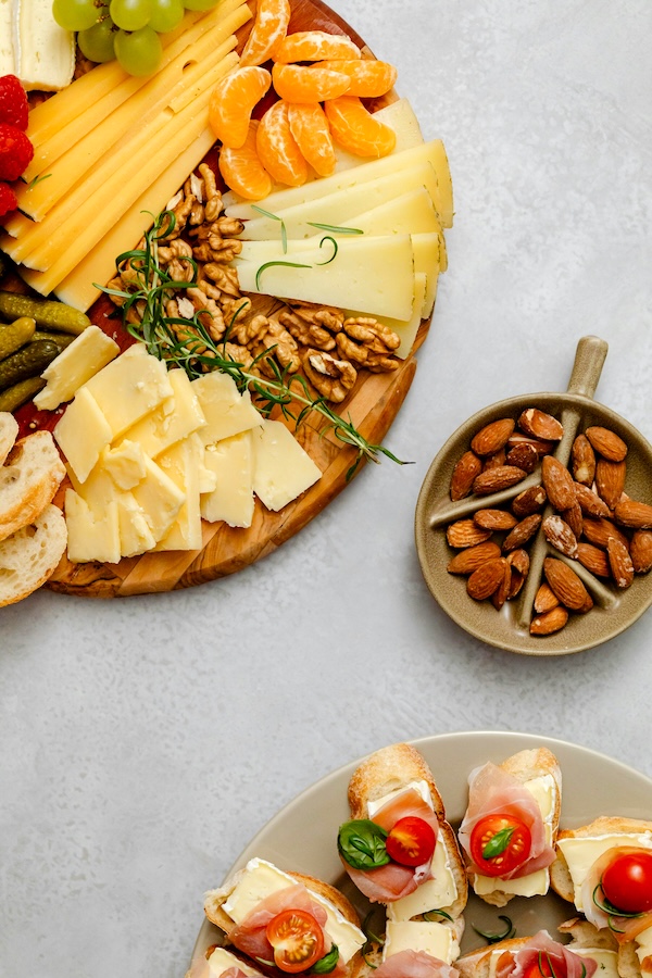 Spring Grazing Board: Perfect Picnic Picks for a Fresh Outdoor Feast